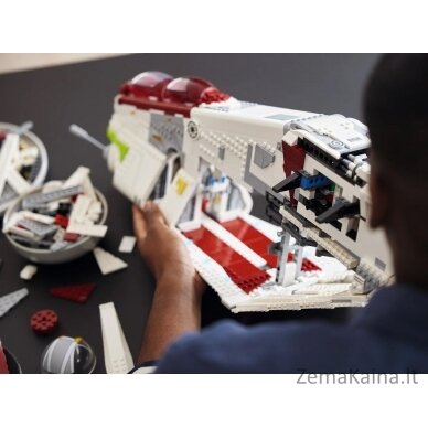 LEGO STAR WARS 75309 RESPUBLIKOS KARINIS LAIVAS 2