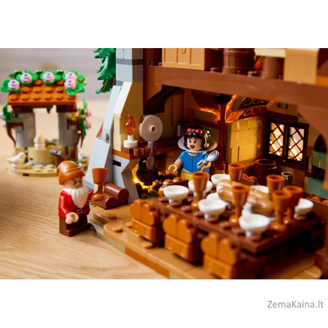 LEGO 43242 Disney Chatka Królewny Śnieżki i siedmiu krasnoludków 10