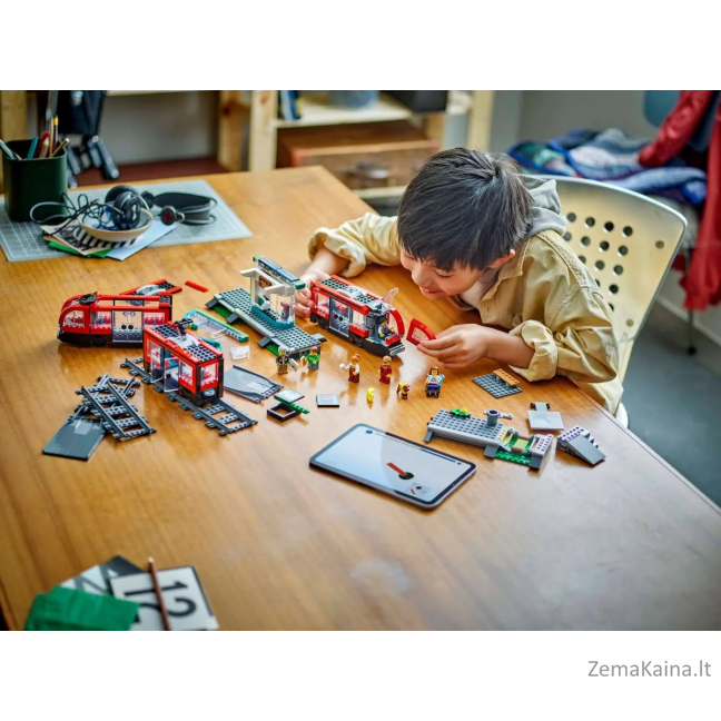LEGO City 60423 Tramwaj miejski ze stacją 10