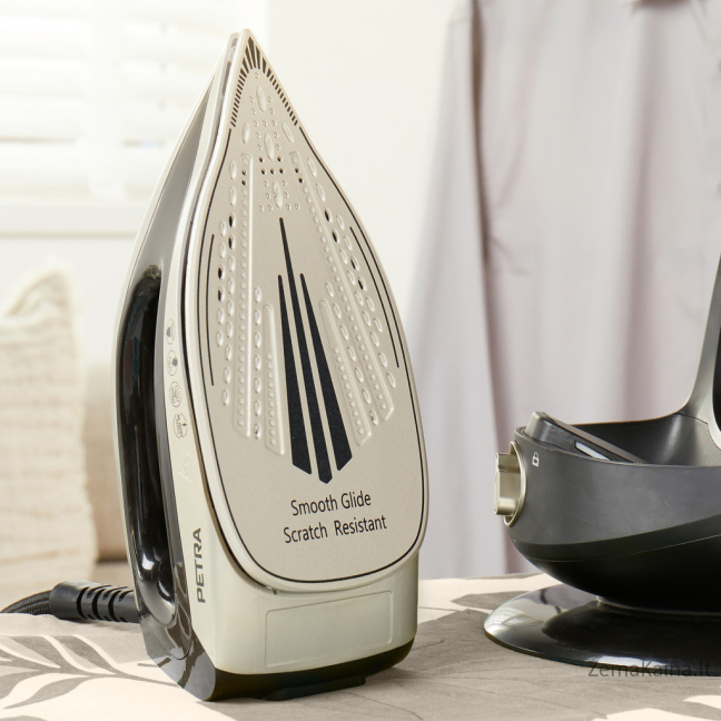 Petra PF01483VDEEU7 2600W Steam Station Black and Platinum 6